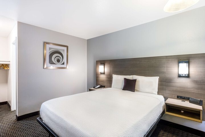Room 6 of 22