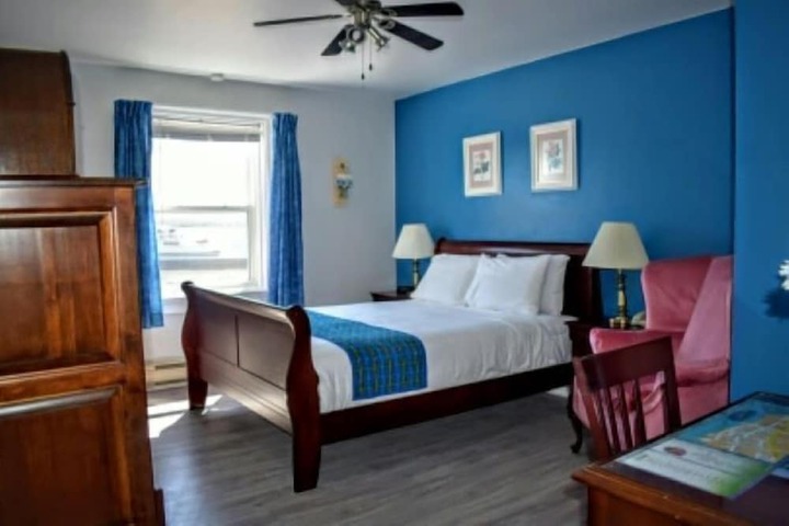 Room 10 of 135