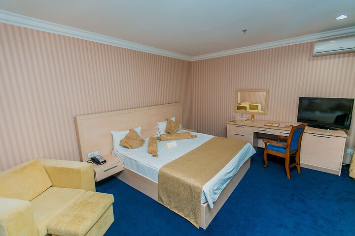 Room 25 of 64