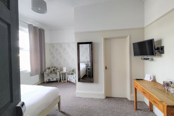 Room 8 of 40