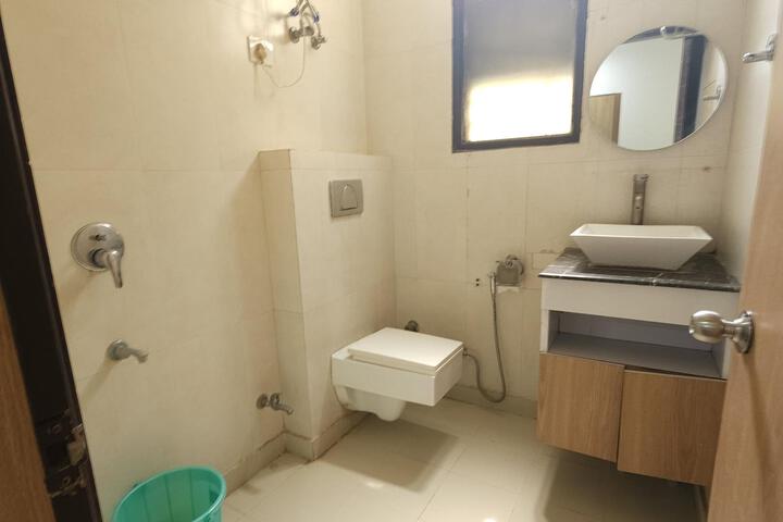 Room 2 of 45