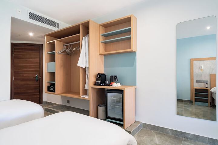 Room 14 of 50