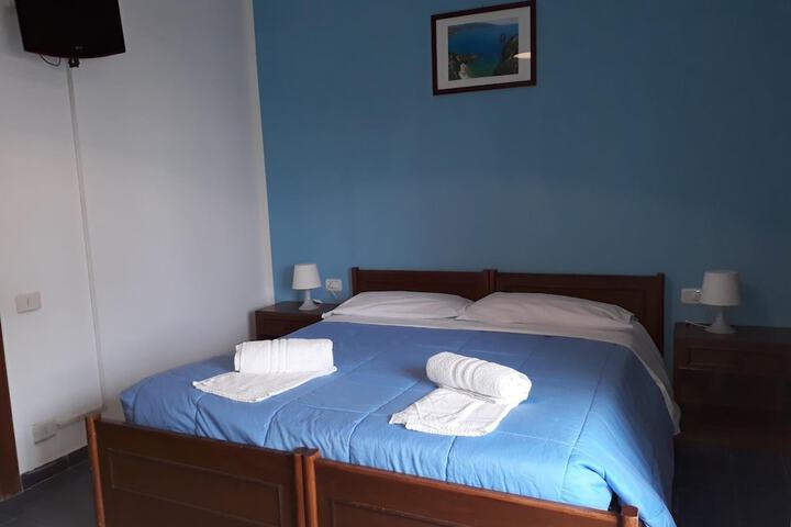 Room 32 of 41