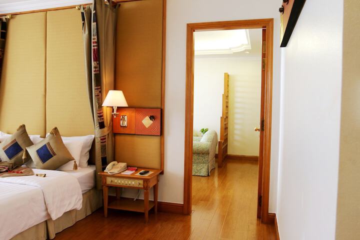 Room 12 of 174