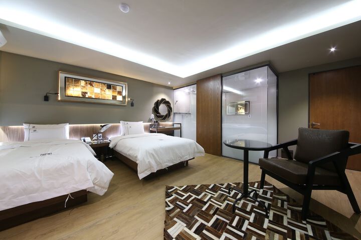 Room 25 of 70