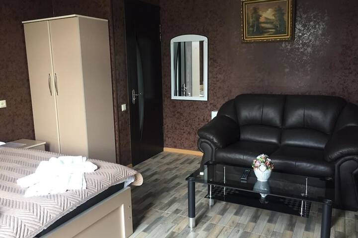 Room 20 of 33