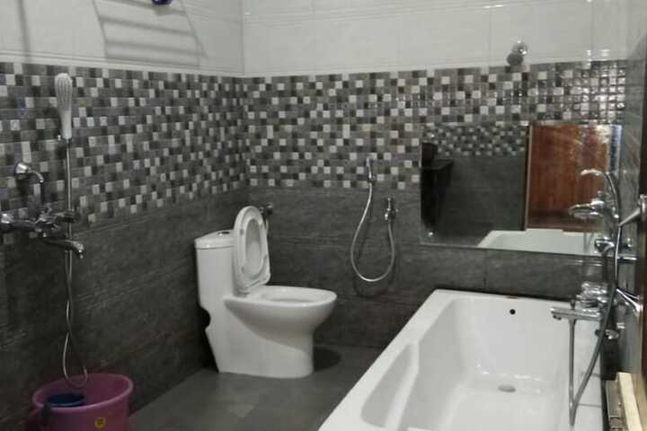 Room 7 of 8