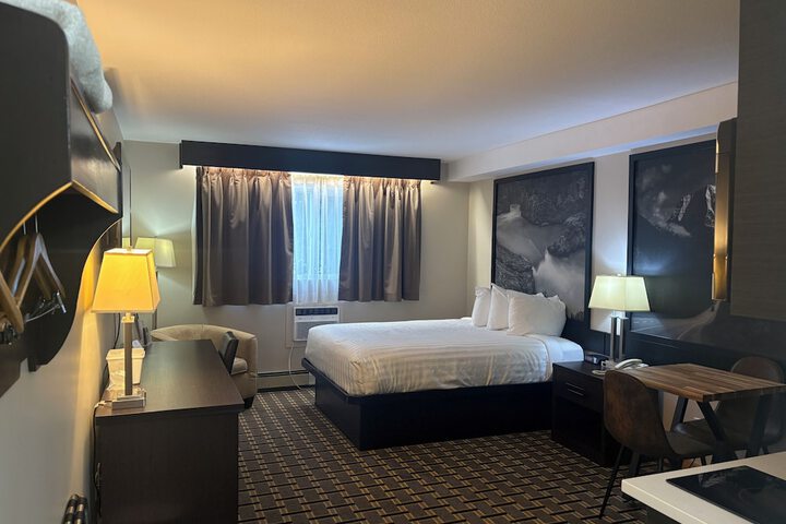 Room 12 of 37
