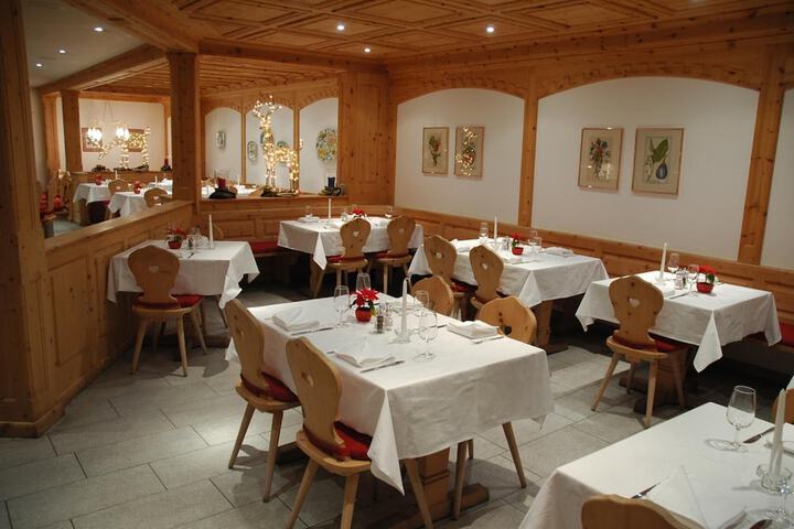Dining 25 of 39