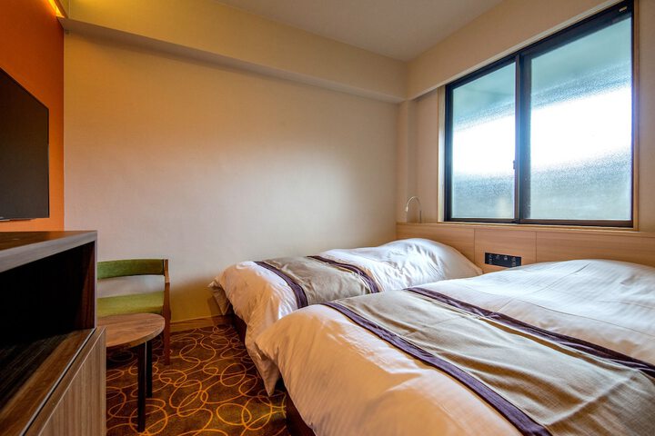 Room 12 of 49