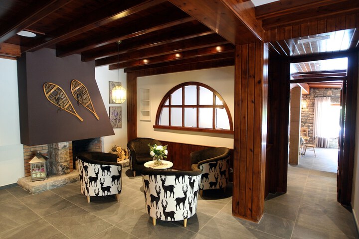 Entrance & Lobby