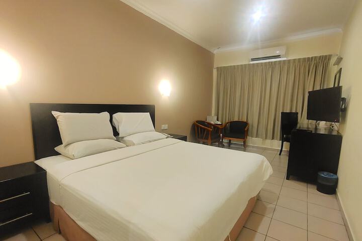 Room 5 of 24