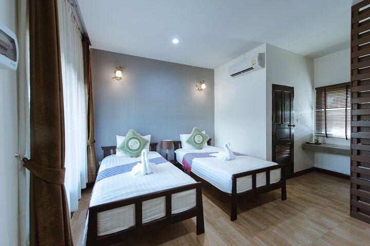 Room 4 of 81