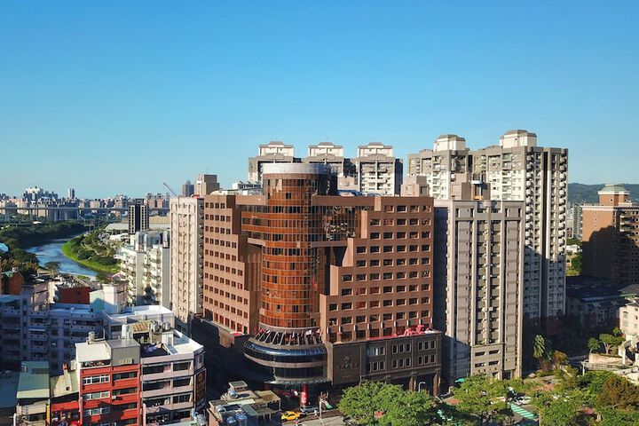 Hotel 76 of 77