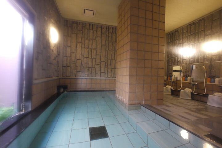 Room 25 of 47