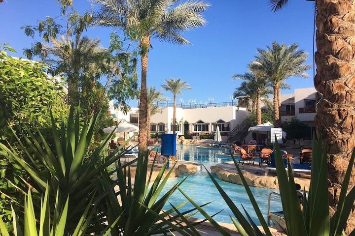 Hotel with Pool