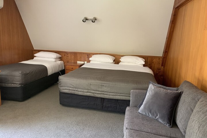 Room 4 of 45