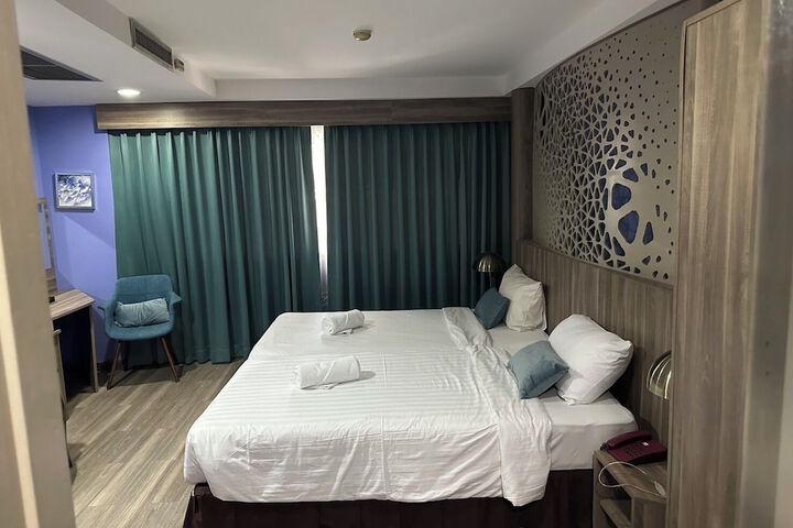 Room 18 of 27