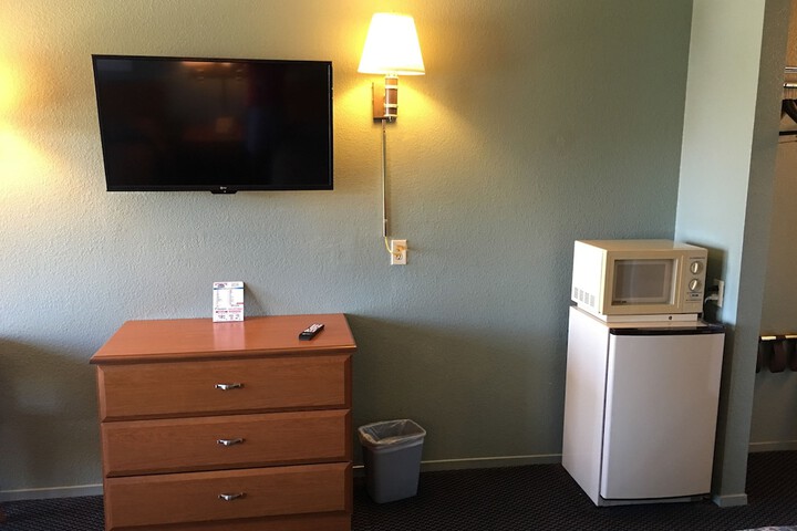 Standard Room, King or Two Doubles (3 of 9)