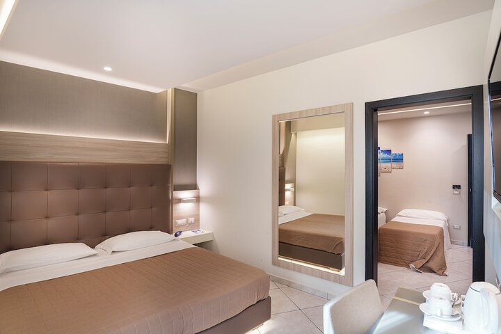 Room 32 of 63