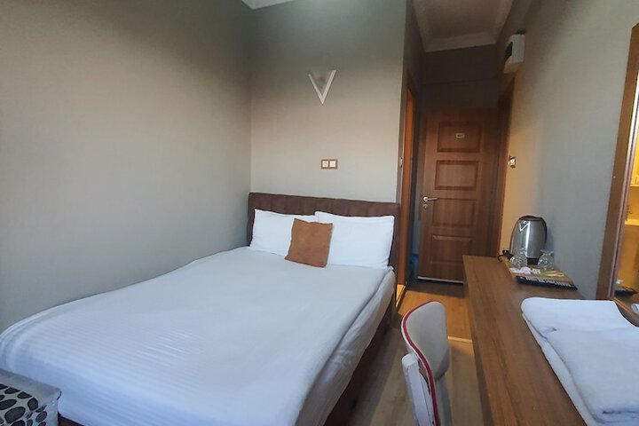 Room 37 of 91