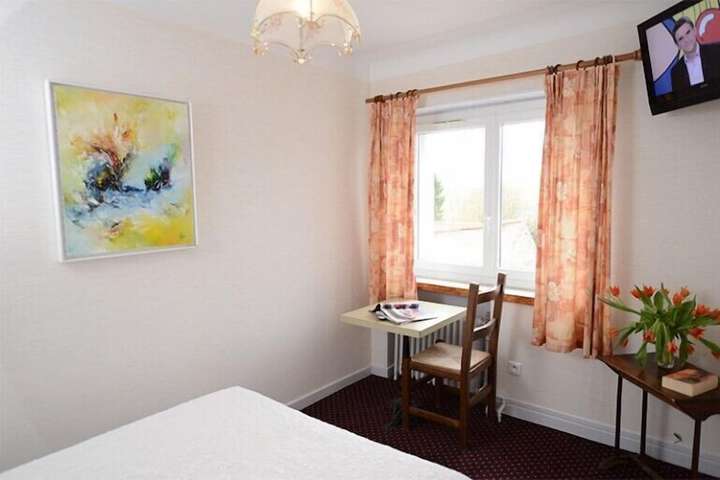 Room 4 of 35