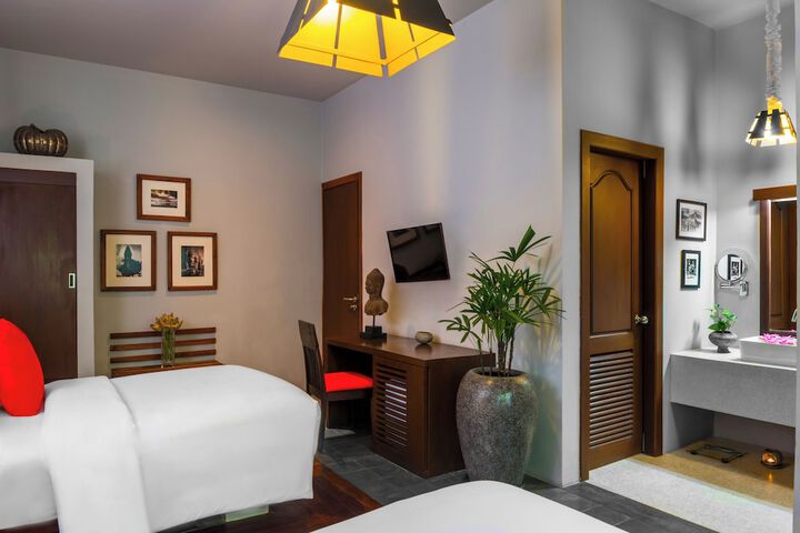 Room 30 of 94