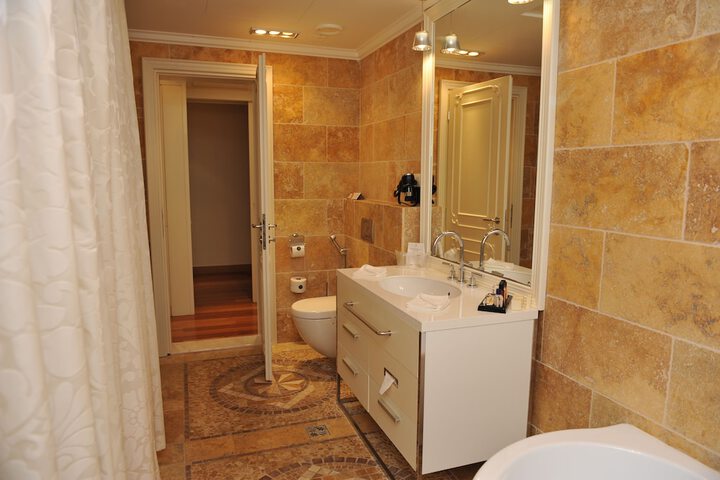 Bathroom Photo