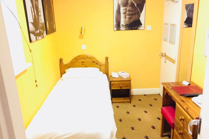 Room 49 of 139