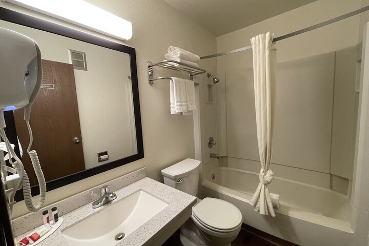 Room 10 of 15