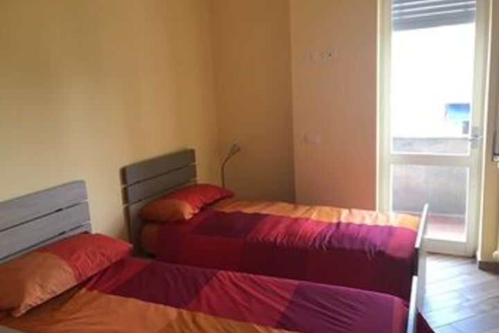 Room 8 of 18
