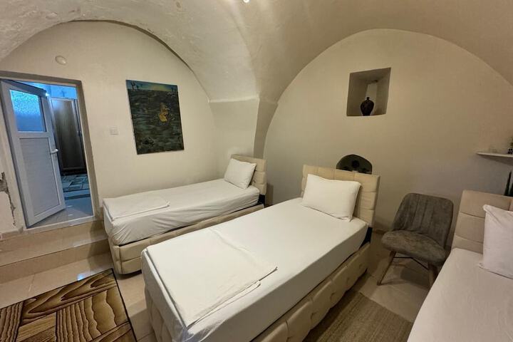 Room 21 of 54