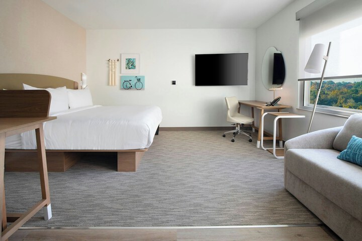 Room 46 of 100
