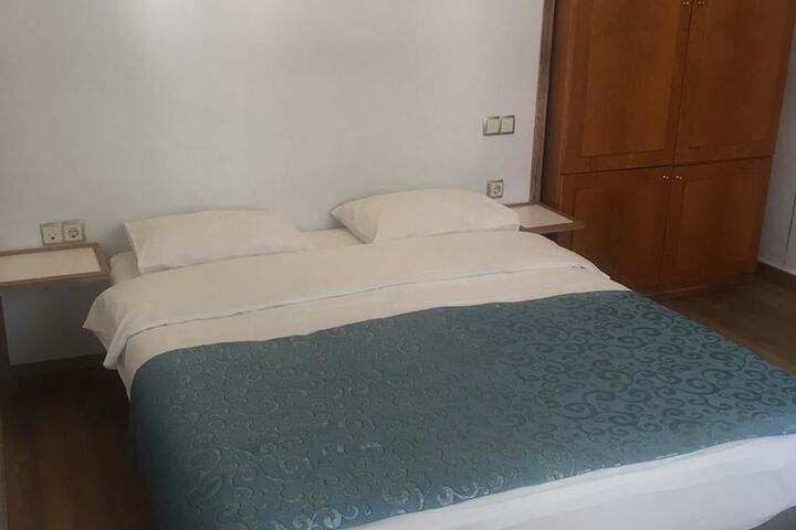 Room 22 of 115