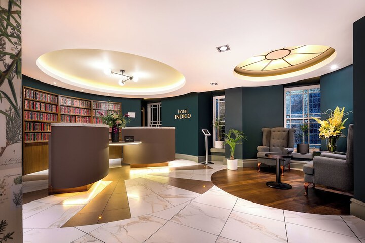 Entrance & Lobby
