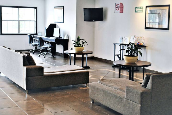 Entrance & Lobby