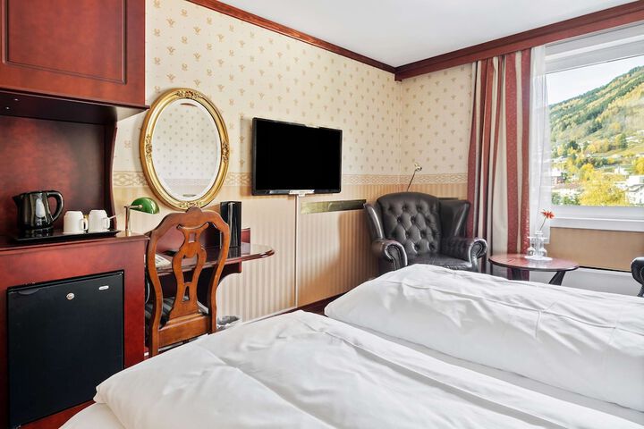 Room 7 of 48