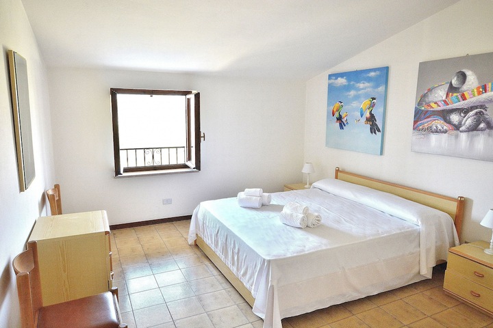 Room 3 of 25
