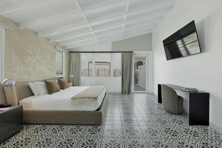 Room 40 of 98