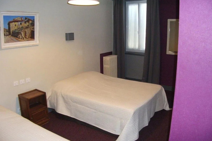 Room 4 of 18