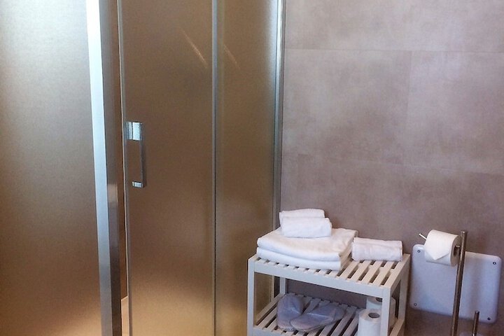 Room 15 of 61