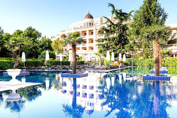 Pool Hotel