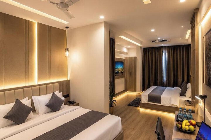 Room 10 of 17