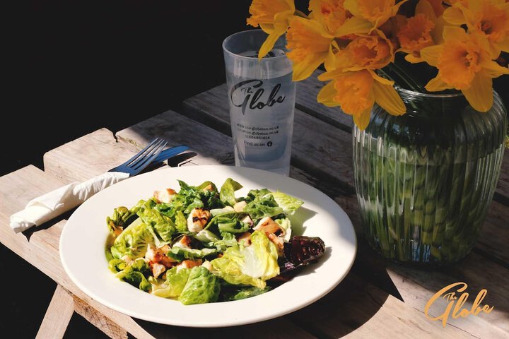 Lounge 15 of 25