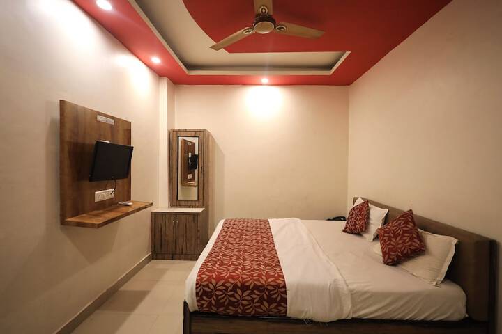 Room 8 of 31
