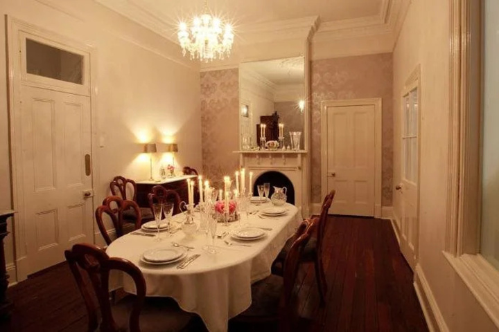 Dining 10 of 11