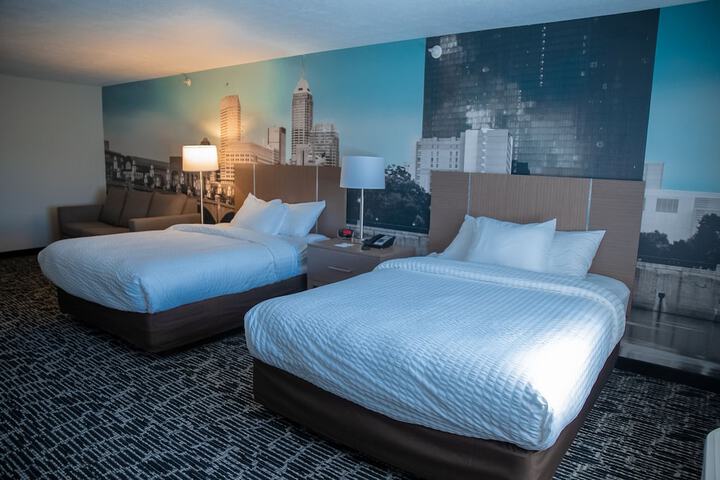 Standard Queen Bed Accessible (20 of 22)