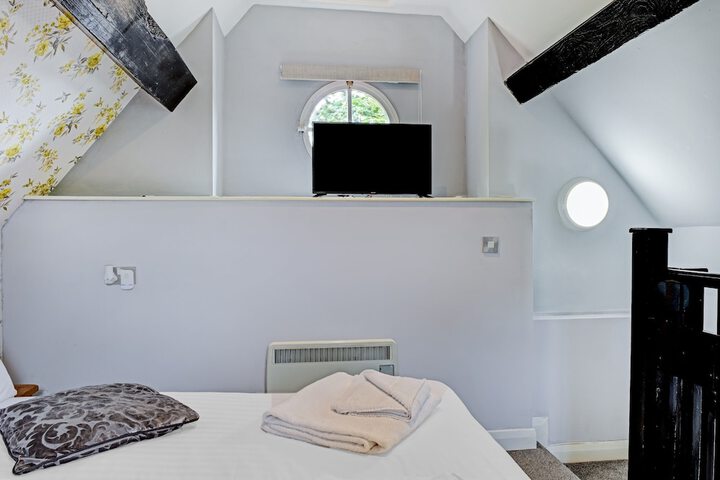 Room 16 of 37