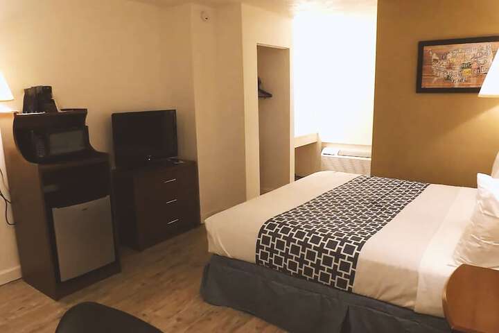 Room 14 of 35