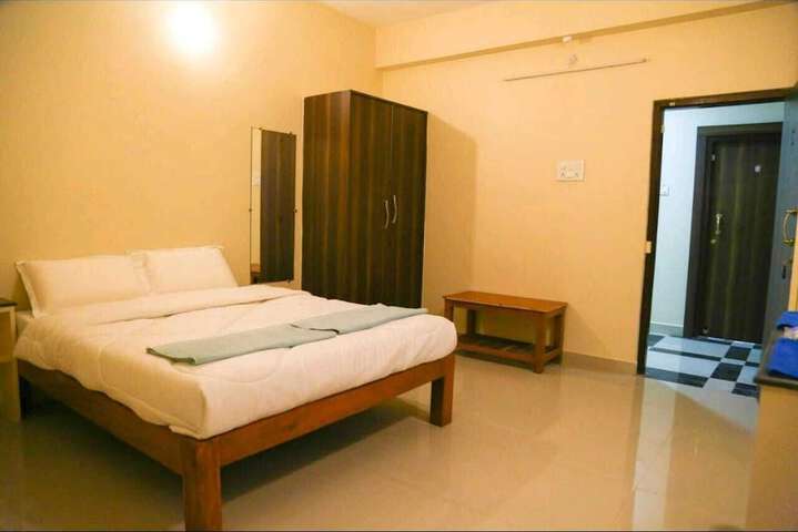 Room 3 of 10